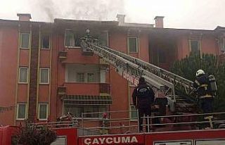 Zonguldak’ta 4 katlı binada yangın