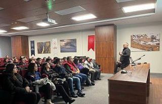 13 Gençlik Merkezinde gençlere afet farkındalık...