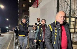 3 gün boyunca AVM havalandırmasında saklanan hırsız...