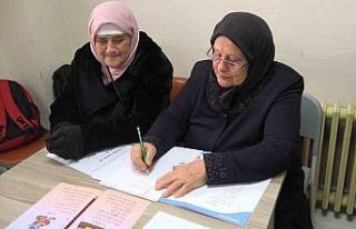 73 yaşındaki anne ile 56 yaşındaki kızının...