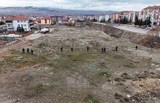 7 gündür aranan yaşlı adamın cesedi boş arazide...