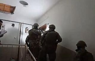 Ağrı’da çeşitli suçlarlardan aranan 8 kişi...