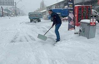 Ağrı’da kar yağışı etkili olmaya devam ediyor