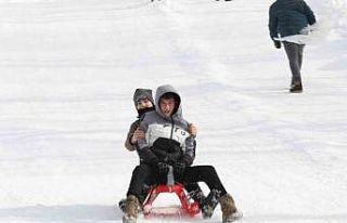 Akyazı Belediyesi’nden hafta sonu kızak etkinliği