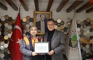 Alaşehirli işçiden, ’İnsanlık ölmemiş’...