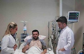 Aort damarı yırtılan Azerbaycanlı tır şoförü,...