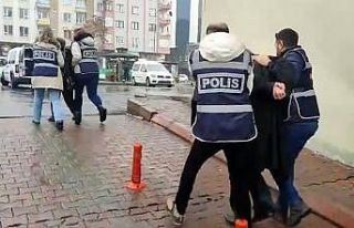 Aranan şahıslar polisten kaçamadı