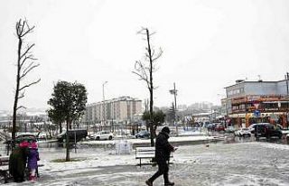 Arnavutköy beyaz örtü ile kaplandı