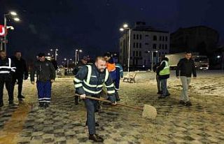 Arnavutköy’de karla mücadele çalışmaları aralıksız...