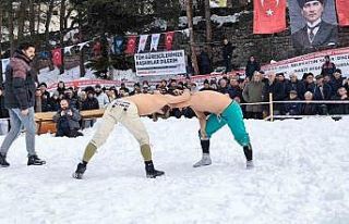 Artvin’de ’Kar Üstünde Karakucak Güreşleri’...