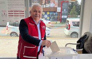 Atakum Kızılay Başkanı Fevzi Er güven tazeledi