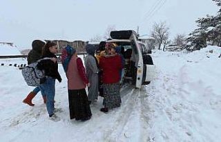 Ateşi çıkan bebek için sağlık ekipleri karlı...
