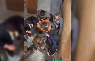 AVM’de bıçaklı kavga