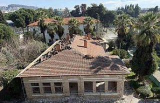 Aydın Lisesi’nin tarihi binasının restorasyon...