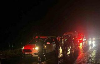 Aydın’da 4 aracın karıştığı zincirleme kazada...