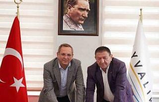 Ayvalık’ta belediye işçilerini mutlu eden toplu...