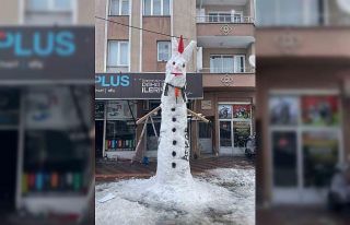 Bafra’da esnaftan 4,2 metrelik dev kardan adam