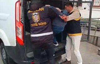 Bağcılar’da 2 polise bıçakla saldıran şahıs...
