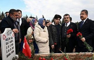 Bakan Tekin, Osmaniye’de deprem şehitliğini ziyaret...