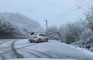 Bartın’da kar yağışı sürüyor