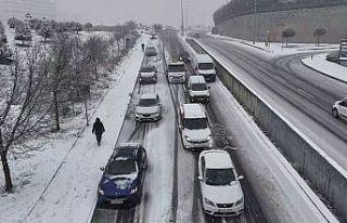 Başakşehir’de sürücülerin zorlu yolculuğu...