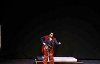 Başkan Çerçioğlu, tiyatro eserlerini Aydınlılar...