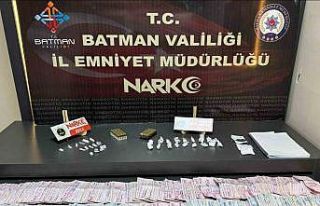 Batman’da bir evde satışa hazır uyuşturucu ele...