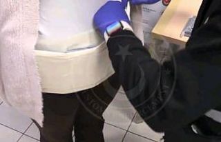 Beline sardığı cep telefonlarıyla Kapıkule’de...