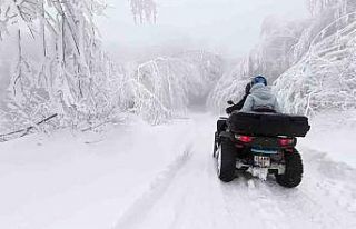 Beyaz örtünün keyfini ATV’lerle çıkardılar