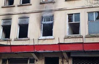 Beyoğlu’nda korkutan yangın kamerada