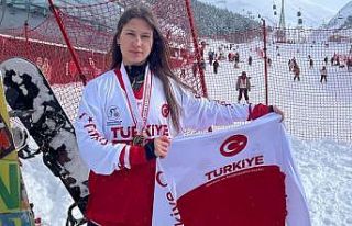 Bir ay önce başladığı sporda Türkiye şampiyonu...