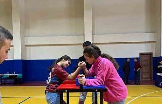 Bitlis’te ‘Bilek Güreşi İl Birinciliği Yarışması’...