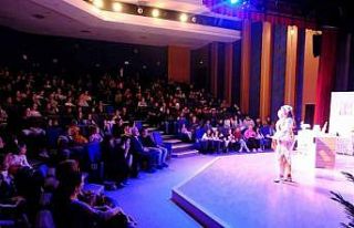 Bodrum’daki tiyatro oyununa yoğun ilgi