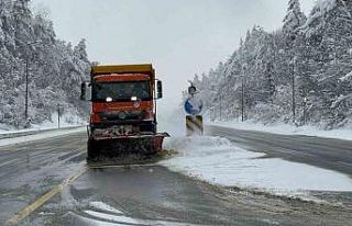 Bolu Dağı geçişinde kar yağışı aralıklarla...