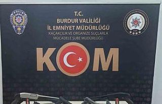 Burdur merkezli 3 ildeki kaçakçılık operasyonunda...