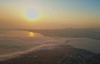 Büyükçekmece’de sis içinde gün batımı kartpostallık...