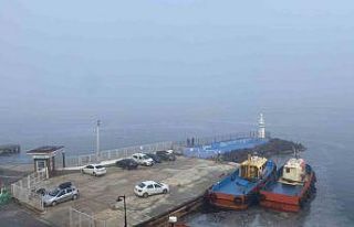 Çanakkale Boğazı sis nedeniyle transit gemi geçişlerine...