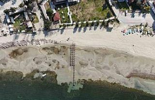 Çanakkale’de deniz 10 metre çekildi