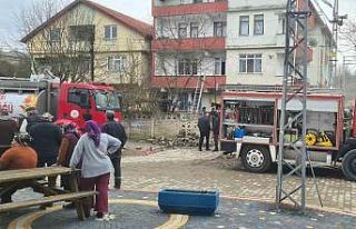 Çaycuma’da 4 katlı evde yangın çıktı