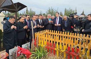 CHP Genel Başkanı Özel, Adıyaman’da deprem şehitliğine...