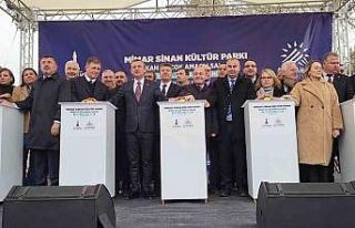 CHP Genel Başkanı Özel, nikah salonunun temelini...