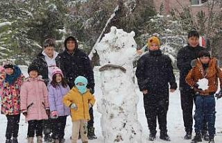 Çocukların kartopu sevinci