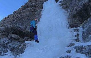 Dağcılar Erzurum’da buz tırmanışı gerçekleştirdi