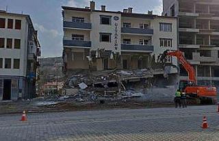 Depremde evi ve iş yeri zarar gören vatandaş: "Devletin...