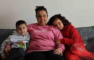 Depremde evleri ağır hasar alan aile, TOKİ konutlarında...