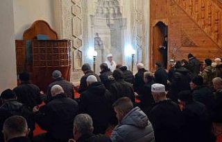 Depremde hayatını kaybedenler dualarla anıldı