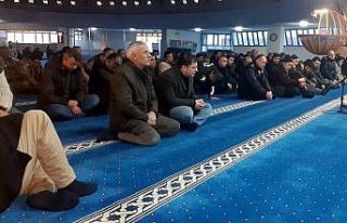 Depremde hayatını kaybedenler dualarla yad edildi