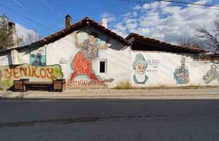 Depremin izleri duvar resimleriyle gizlendi