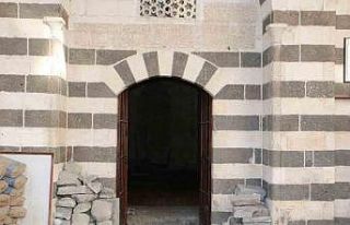 Depremlerde hasar gören tarihi yapılar restore ediliyor