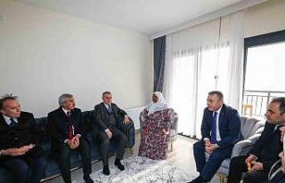 Depremzede Hüsne Beşenk: "Evlat atıyor ama...